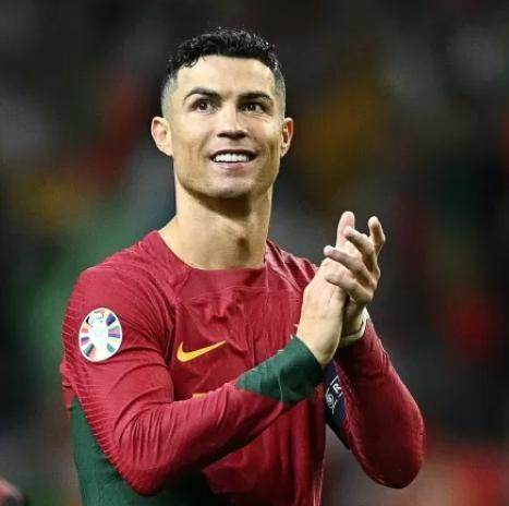 开云体育网址-压克圣贝皇 C罗是最伟大欧洲球员 梅西是世界最佳