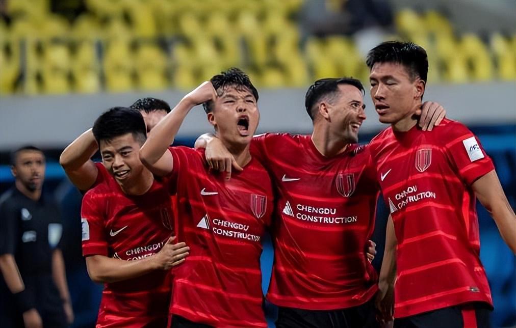 成都蓉城右后卫补强有新思路！可考虑让木塔力甫挑大梁，值得期待