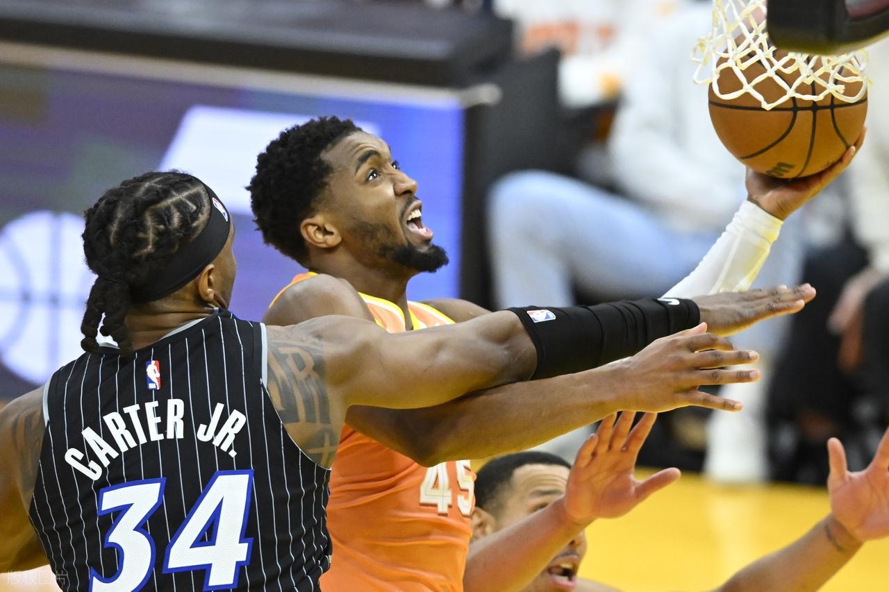 开云体育网址-骑士放水？哈登砍30+6+8，贝恩35分+关键球！魔术7换1交易赚大了